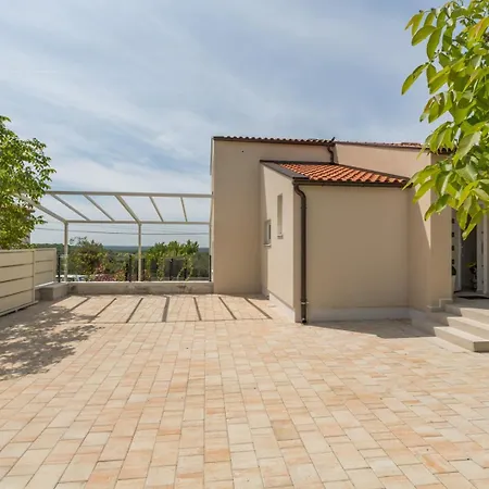 빌라 Bella N Višnjan